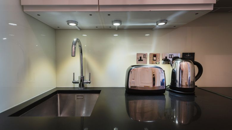 <b>44 Curzon Street Apartments by Mansley Room</b>. Images powered by <a href="https://www.leonardoworldwide.com/" title="Leonardo Worldwide" target="_blank">Leonardo</a>.