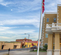 Canton Harvester Inn Exterior