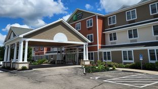 Holiday Inn Express Hotel & Suites