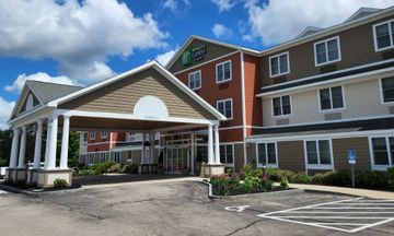 Holiday Inn Express Hotel & Suites
