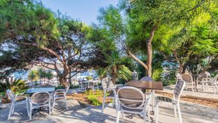 Sunny Coast Resort & Spa