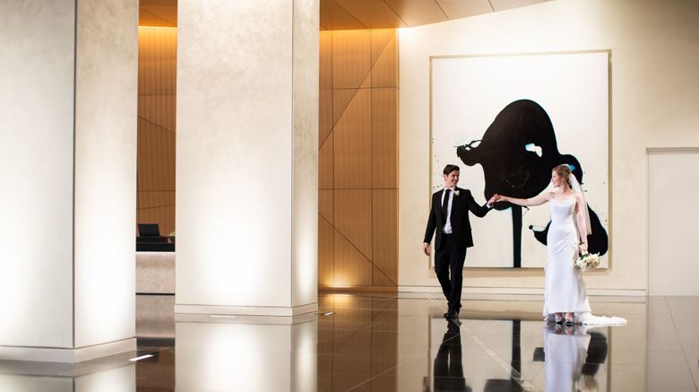 <b>Marriott Marquis Chicago Lobby</b>. Images powered by <a href="https://www.leonardoworldwide.com/" title="Leonardo Worldwide" target="_blank">Leonardo</a>.