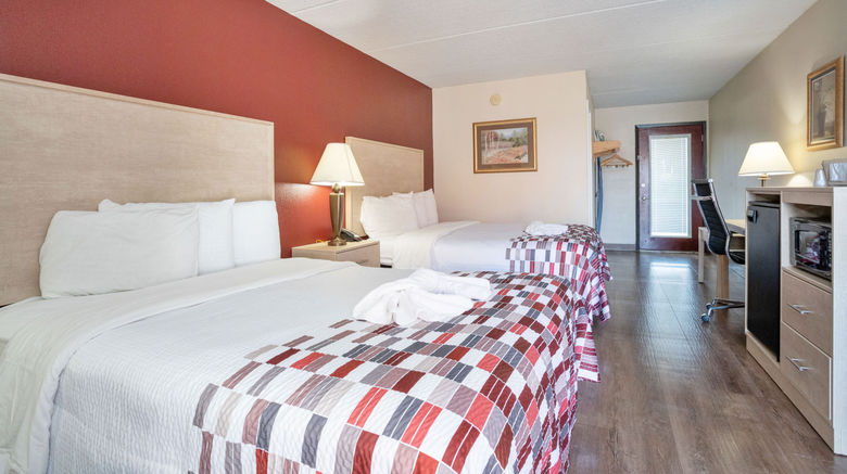 <b>Red Roof Inn & Suites Pigeon Forge Pkwy Room</b>. Images powered by <a href="https://www.leonardoworldwide.com/" title="Leonardo Worldwide" target="_blank">Leonardo</a>.