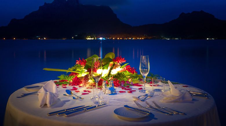<b>The St Regis Bora Bora Resort Restaurant</b>. Images powered by <a href="https://www.leonardoworldwide.com/" title="Leonardo Worldwide" target="_blank">Leonardo</a>.