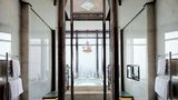 <b>The Ritz-Carlton Shanghai, Pudong Room</b>. Images powered by <a href="https://www.leonardoworldwide.com/" title="Leonardo Worldwide" target="_blank">Leonardo</a>.