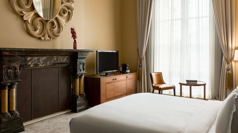 <b>St. Pancras Renaissance Hotel London Suite</b>. Images powered by <a href=https://www.travelagewest.com/Hotels/London/