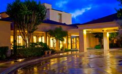 Courtyard by Marriott Airport