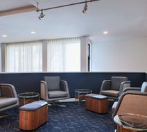 Courtyard by Marriott Airport Lobby