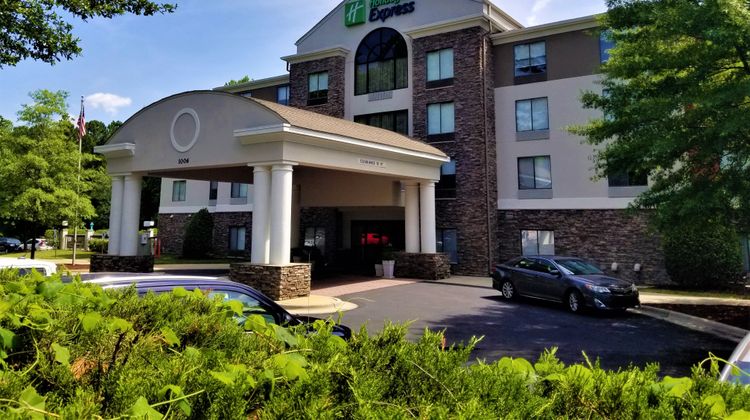 Holiday Inn Express Apex Exterior