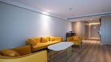 <b>Holiday Inn Express Railway Station Suite</b>. Virtual Tours powered by <a href="https://www.leonardoworldwide.com/" title="Leonardo Worldwide" target="_blank">Leonardo</a>.