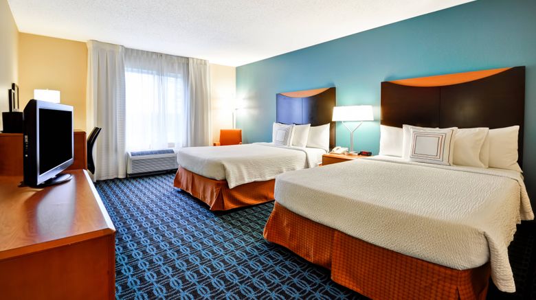 <b>Fairfield Inn by Marriott Market Center Room</b>. Images powered by <a href="https://www.leonardoworldwide.com/" title="Leonardo Worldwide" target="_blank">Leonardo</a>.