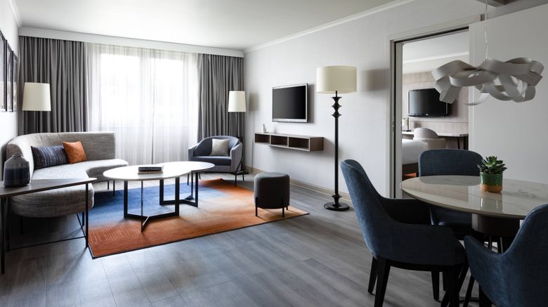 <b>Paris Charles de Gaulle Airport Marriott Suite</b>. Images powered by <a href="https://www.leonardoworldwide.com/" title="Leonardo Worldwide" target="_blank">Leonardo</a>.