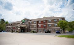 Holiday Inn Express Winfield TeaysValley