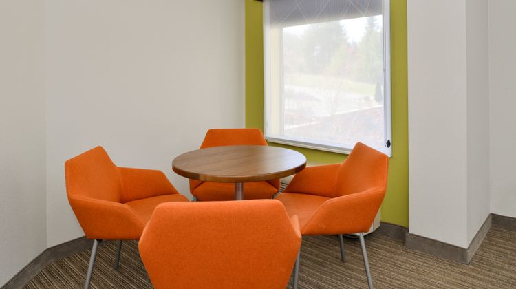 Holiday Inn Express Blowing Rock South Suite