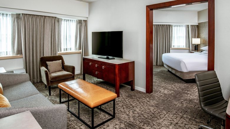 <b>Sheraton Boston Needham Hotel Suite</b>. Images powered by <a href="https://www.leonardoworldwide.com/" title="Leonardo Worldwide" target="_blank">Leonardo</a>.