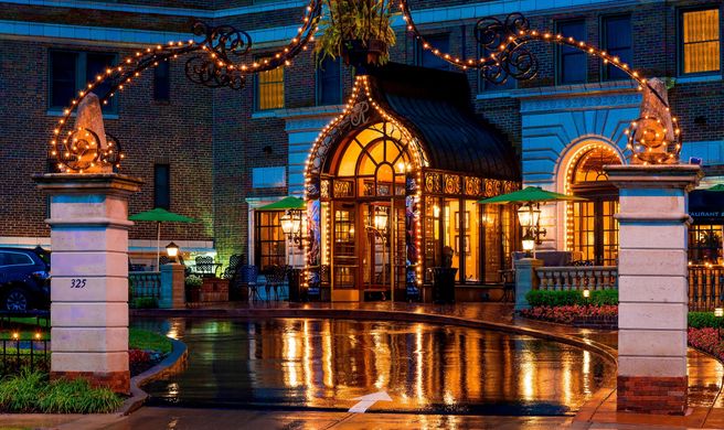 The Raphael Hotel, Autograph Collection Exterior