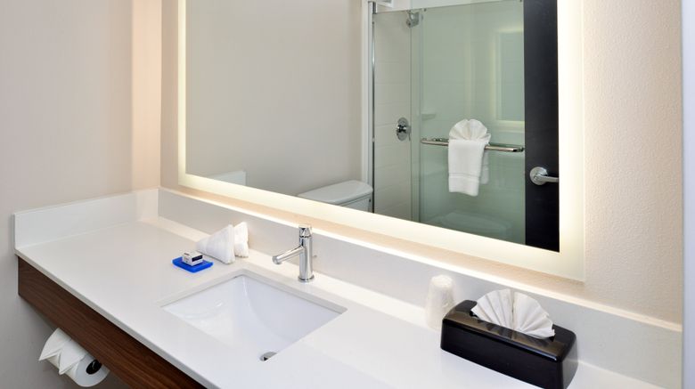 <b>Holiday Inn Express Downtown West Room</b>. Images powered by <a href="https://www.leonardoworldwide.com/" title="Leonardo Worldwide" target="_blank">Leonardo</a>.