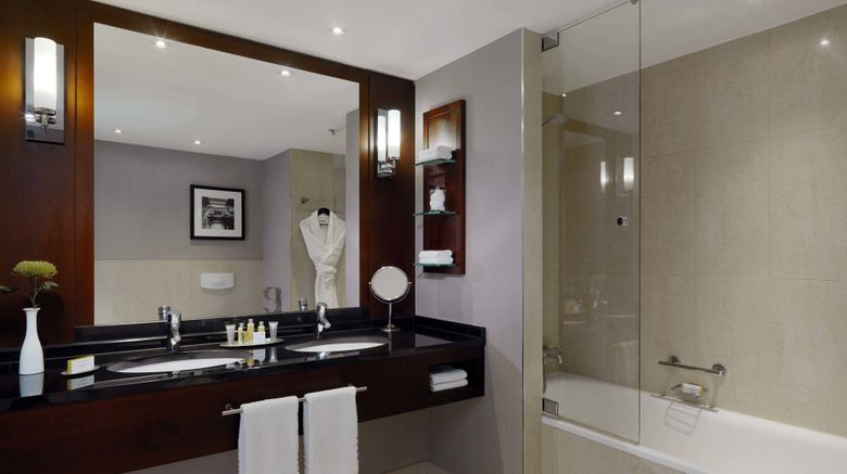<b>Cologne Marriott Hotel Room</b>. Images powered by <a href="https://www.leonardoworldwide.com/" title="Leonardo Worldwide" target="_blank">Leonardo</a>.