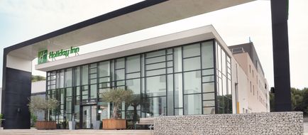 Holiday Inn Marseille Airport Exterior