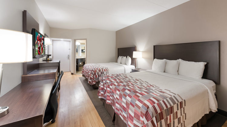 Red Roof Inn & Suites Columbus - W Broad Room