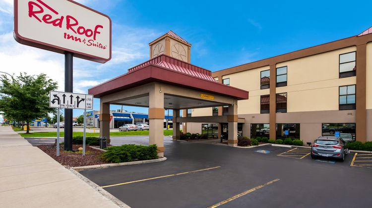 Red Roof Inn & Suites Columbus - W Broad Exterior