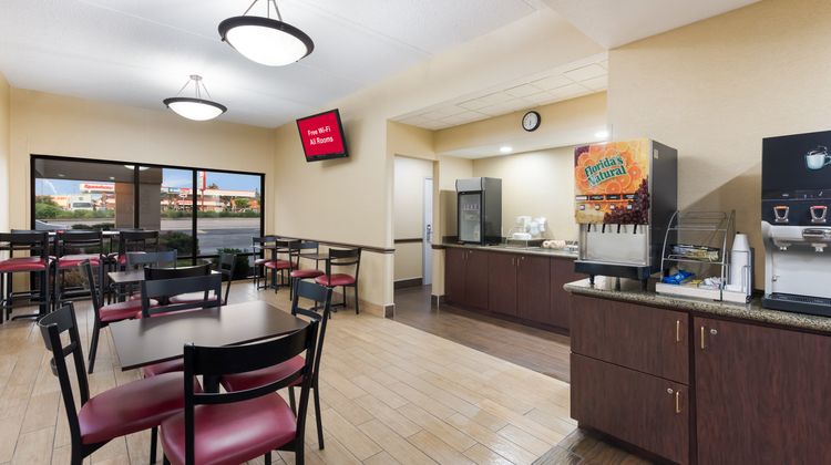 Red Roof Inn & Suites Columbus - W Broad Restaurant