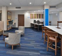 Holiday Inn Express South Park Lobby