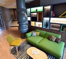 Holiday Inn Dijon Lobby