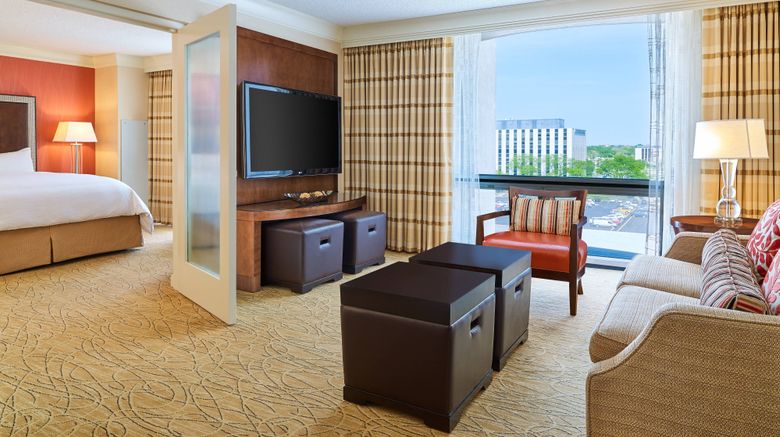 <b>Marriott Chicago O'Hare Suite</b>. Images powered by <a href="https://www.leonardoworldwide.com/" title="Leonardo Worldwide" target="_blank">Leonardo</a>.