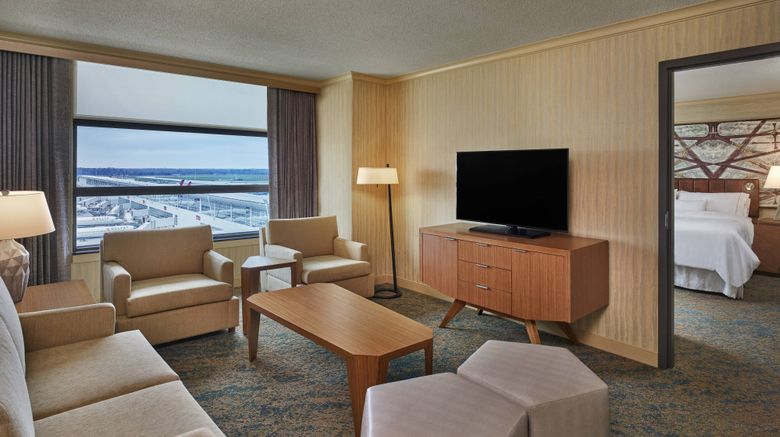 <b>The Westin Detroit Metropolitan Airport Room</b>. Images powered by <a href="https://www.leonardoworldwide.com/" title="Leonardo Worldwide" target="_blank">Leonardo</a>.