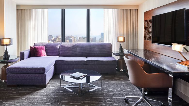 <b>Sheraton Grand Los Angeles Room</b>. Images powered by <a href="https://www.leonardoworldwide.com/" title="Leonardo Worldwide" target="_blank">Leonardo</a>.