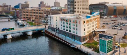 aloft Milwaukee Downtown Exterior