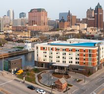 aloft Milwaukee Downtown Exterior