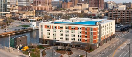 aloft Milwaukee Downtown Exterior