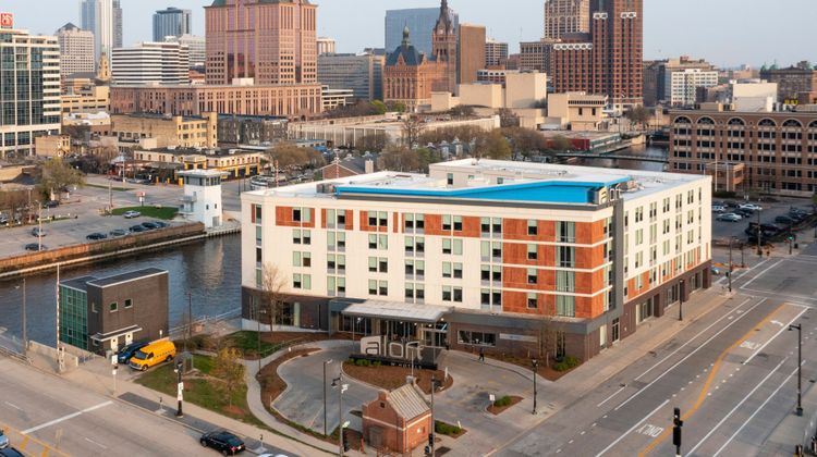 aloft Milwaukee Downtown Exterior