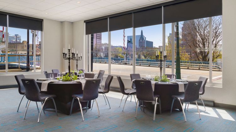 aloft Milwaukee Downtown Meeting