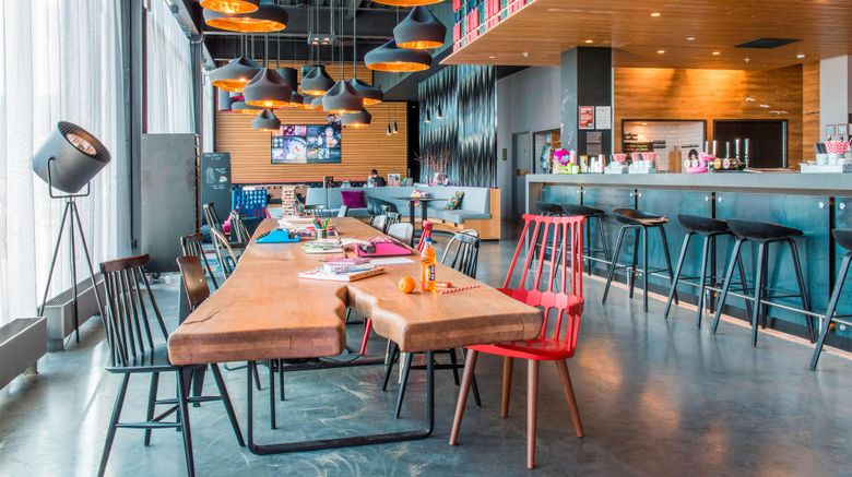 <b>MOXY Aberdeen Airport Lobby</b>. Images powered by <a href="https://www.leonardoworldwide.com/" title="Leonardo Worldwide" target="_blank">Leonardo</a>.