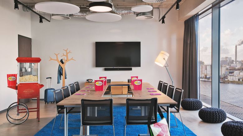 <b>MOXY Amsterdam Houthavens Meeting</b>. Images powered by <a href="https://www.leonardoworldwide.com/" title="Leonardo Worldwide" target="_blank">Leonardo</a>.