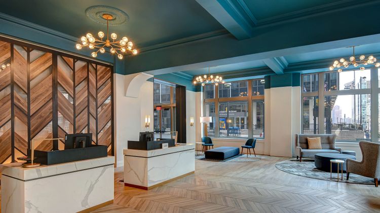 Courtyard Cincinnati Downtown Lobby