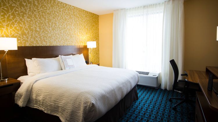 Fairfield Inn & Suites Denver Northeast Room