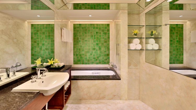 Hyderabad Marriott Hotel & Conv Centre Room