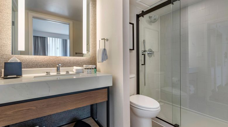 <b>Sheraton Suites Old Town Alexandria Room</b>. Images powered by <a href="https://www.leonardoworldwide.com/" title="Leonardo Worldwide" target="_blank">Leonardo</a>.