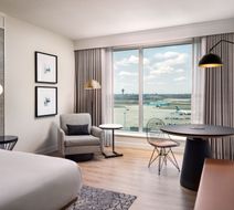 Sheraton Gateway Hotel Toronto Airport Room