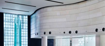 Le Meridien New Delhi Lobby