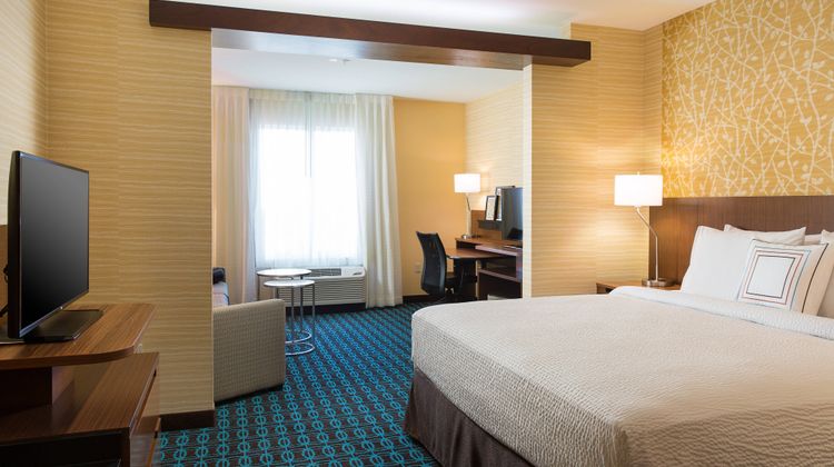 Fairfield Inn/Suites Sacramento Folsom Suite
