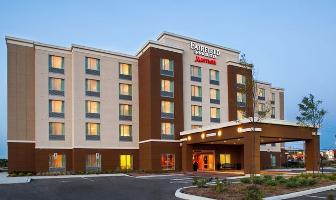 Fairfield Inn/Suites Toronto Mississauga Exterior