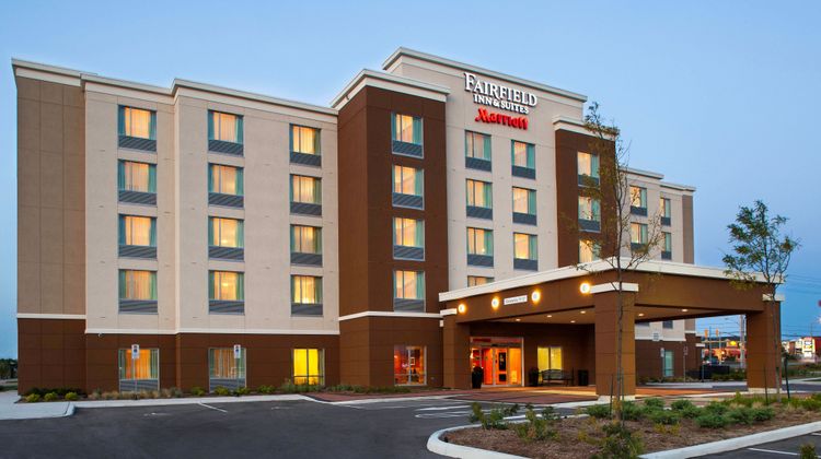 Fairfield Inn/Suites Toronto Mississauga Exterior