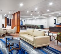 Fairfield Inn/Suites Toronto Mississauga Lobby