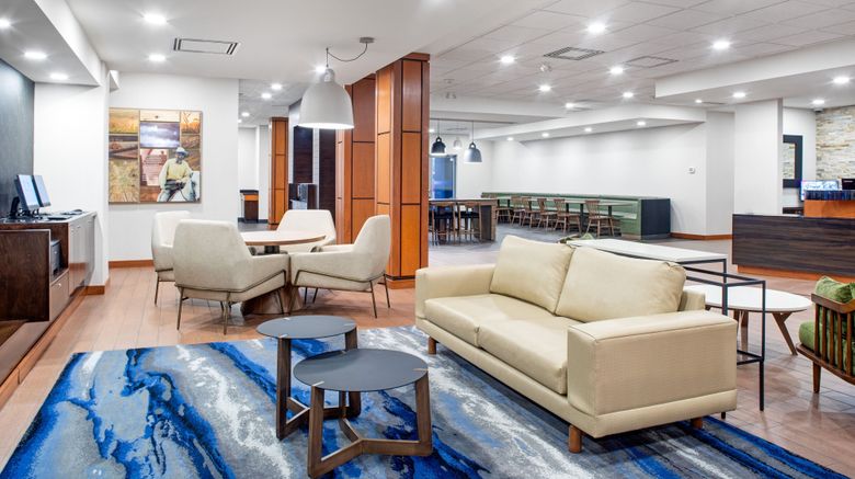 <b>Fairfield Inn/Suites Toronto Mississauga Lobby</b>. Images powered by <a href="https://www.leonardoworldwide.com/" title="Leonardo Worldwide" target="_blank">Leonardo</a>.