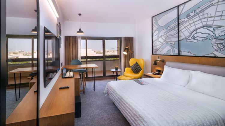 Le Meridien Abu Dhabi Room